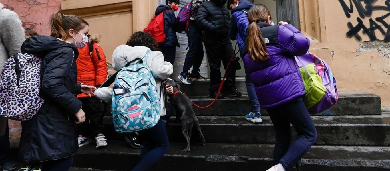 Iταλία: Η κυβέρνηση Ντράγκι θέλει άνοιγμα των σχολείων στις 10 Ιανουαρίου